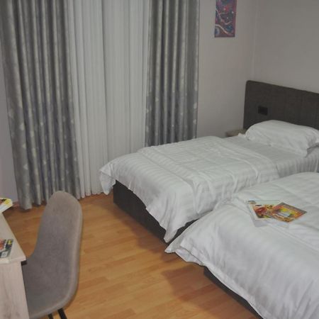 Appartement Bliri Myslym Shyri à Tirana Extérieur photo