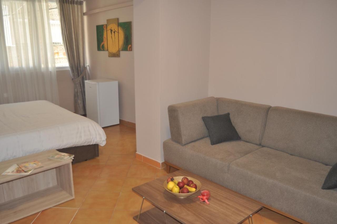 Appartement Bliri Myslym Shyri à Tirana Extérieur photo
