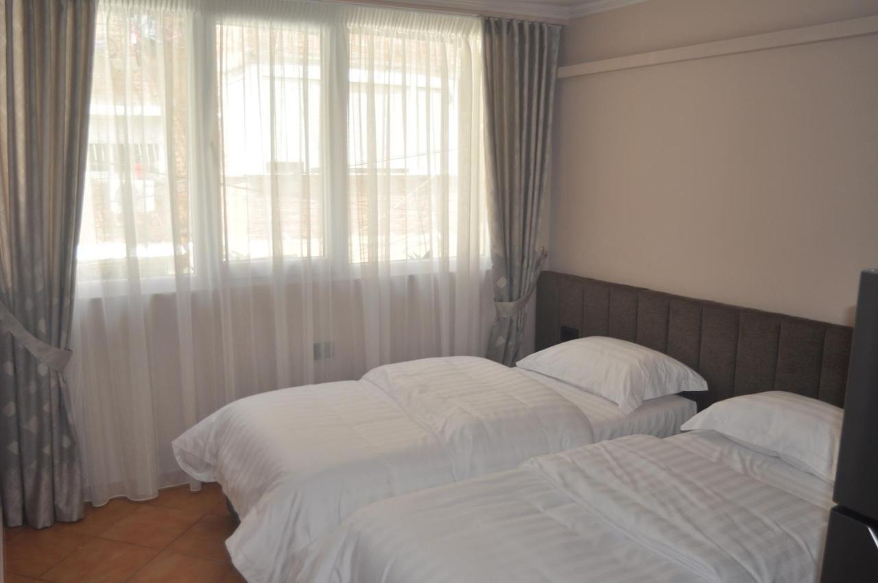 Appartement Bliri Myslym Shyri à Tirana Extérieur photo