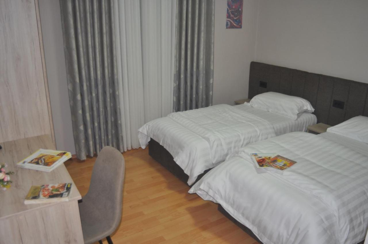 Appartement Bliri Myslym Shyri à Tirana Extérieur photo