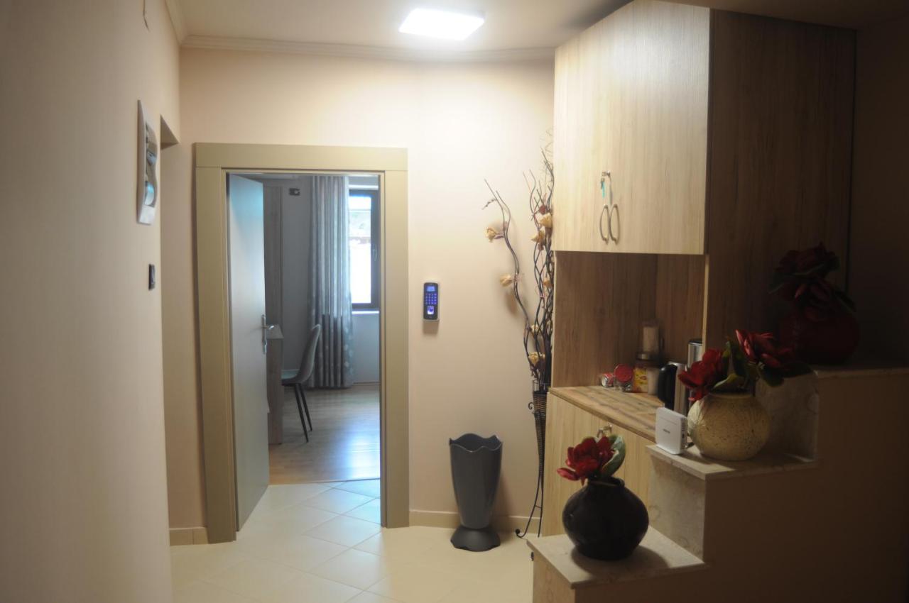 Appartement Bliri Myslym Shyri à Tirana Extérieur photo